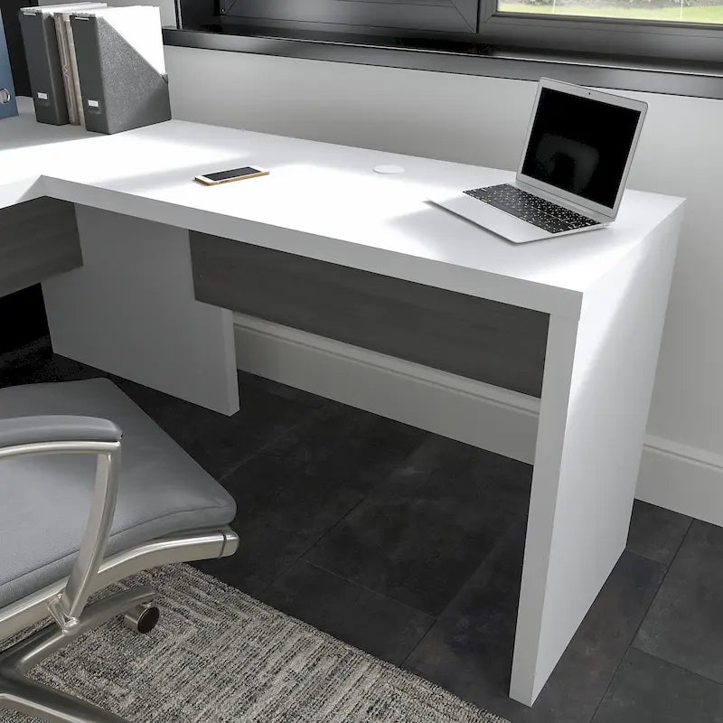Configuration de bureau en U pour ordinateur.