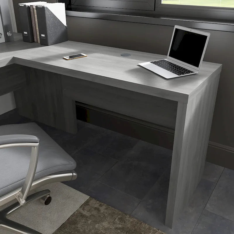 Configuration de bureau en U pour ordinateur.