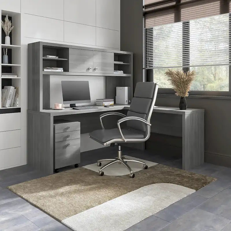 Configuration de bureau en U pour ordinateur.